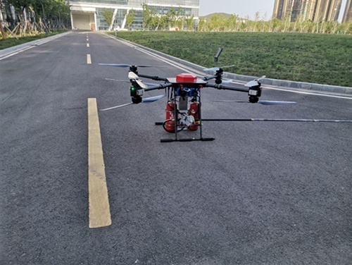 可以空中破玻璃，噴干粉的消防無人機，助力高層建筑救援